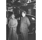 1949年8月，毛泽东和老朋友柳亚子在一起