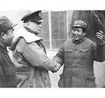 1944年11月，在延安會見美國總統羅斯福的私人代表赫爾利