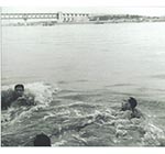 1964年 毛澤東暢游長江
