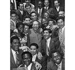 1959年，毛澤東和亞非拉各國青年朋友在一起